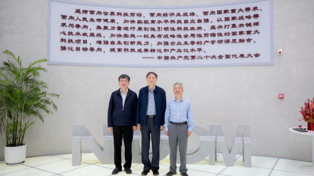 ЇƌW(xu)ԺݶԺʿͨW(xu)÷ѩɽڵL(fng)KʡֻO